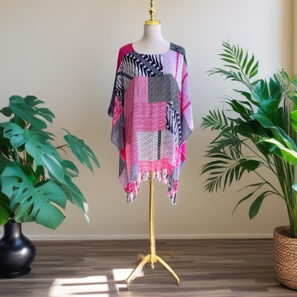 0145/  Pink batik Pattern Poncho, Short kaftan, Swim Cover Up. - Picture 1 of 11